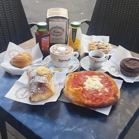 Queen Medina Centro Storico 5* نابولي